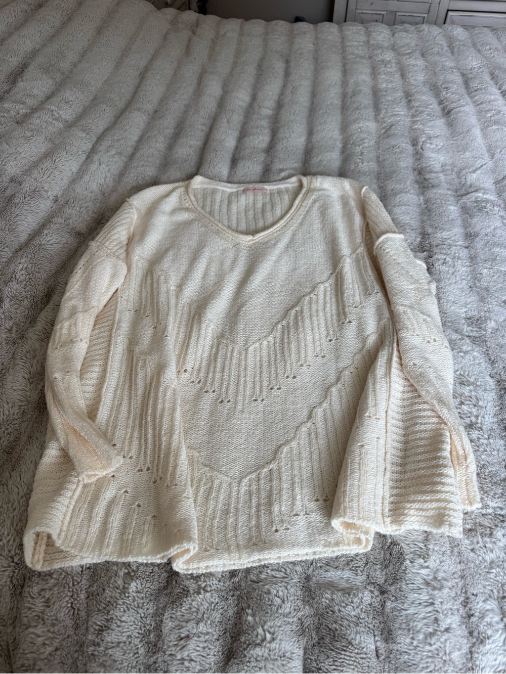 Cream V-Neck Knit Sweater - Unbranded View 2